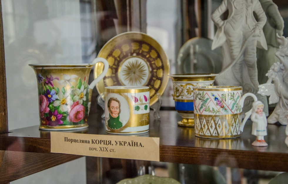Корецька порцеляна та фаянс